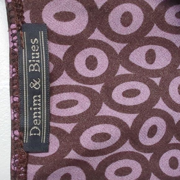 Gorgeous satin top with ribbon detail - Picture 6 of 10